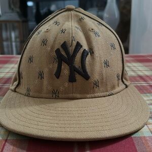 59 Fifty gold NY Yankees baseball hat
